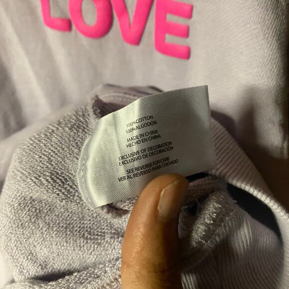 Wildfox Lilac Lavender Purple Pink Dogs Love Me Graphic Sweatshirt Size Small - Picture 8 of 9